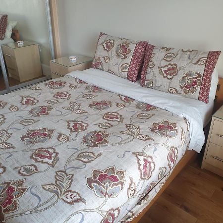 London Luxury 2 Bedroom Flat 5Min Walk From Overground, With Free Wifi, Free Parking-Sleeps X6 Ilford Exterior foto