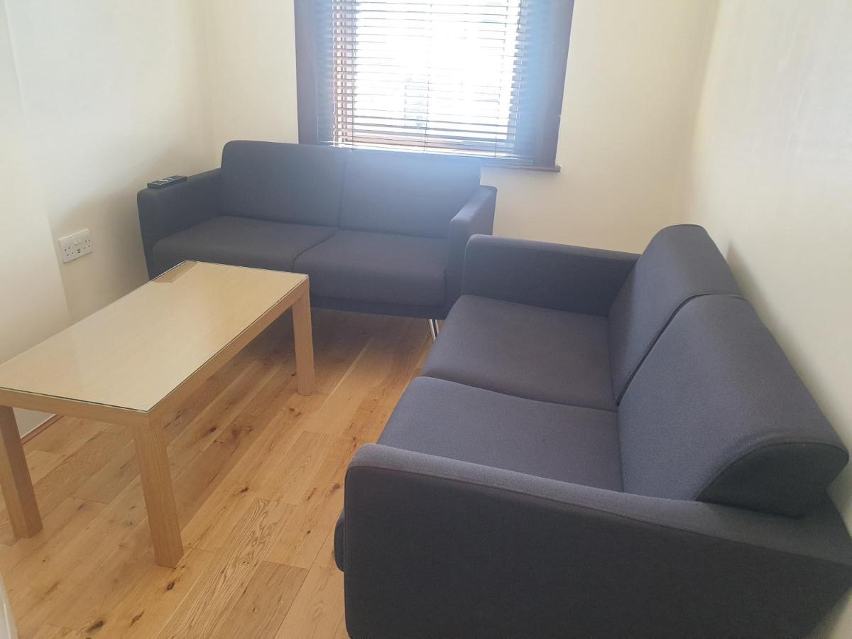 London Luxury 2 Bedroom Flat 5Min Walk From Overground, With Free Wifi, Free Parking-Sleeps X6 Ilford Exterior foto