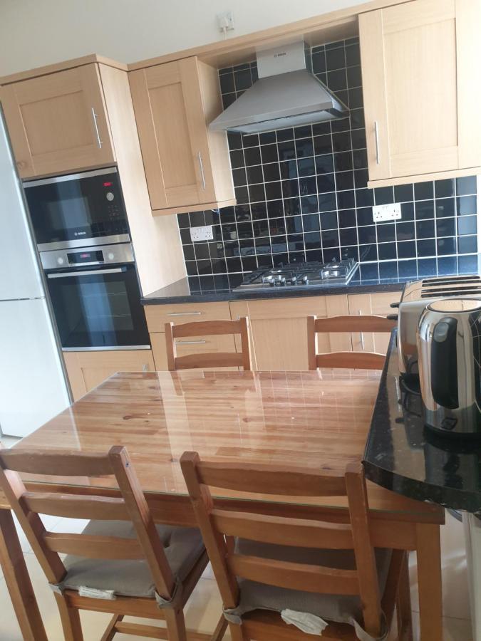 London Luxury 2 Bedroom Flat 5Min Walk From Overground, With Free Wifi, Free Parking-Sleeps X6 Ilford Exterior foto